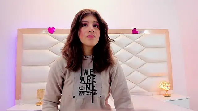 MiaQueen021 online show from February 14, 12:36 pm