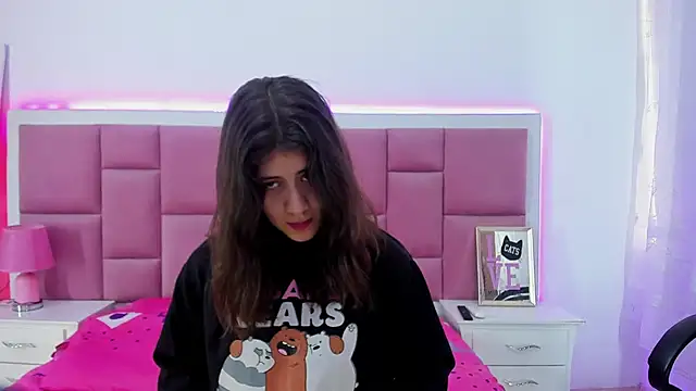 MiaQueen021 online show from March 17, 8:09 pm