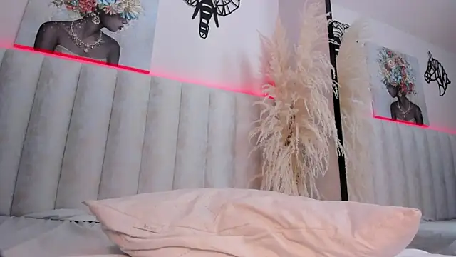  Cristal Collins online show from January 18, 11:22 pm