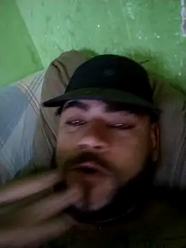 Snapshot of safado0027 chatting on October 16, 10:16 am safado0027 online show from October 16, 10:16 am