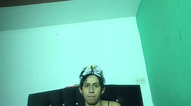 boysLittle online show from March 17, 12:04 pm