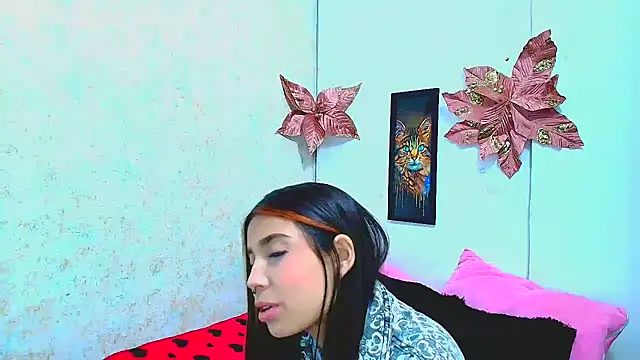 Rousse violett online show from February 4, 8:17 pm