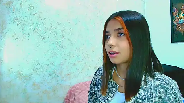 Rousse violett online show from March 5, 8:10 pm