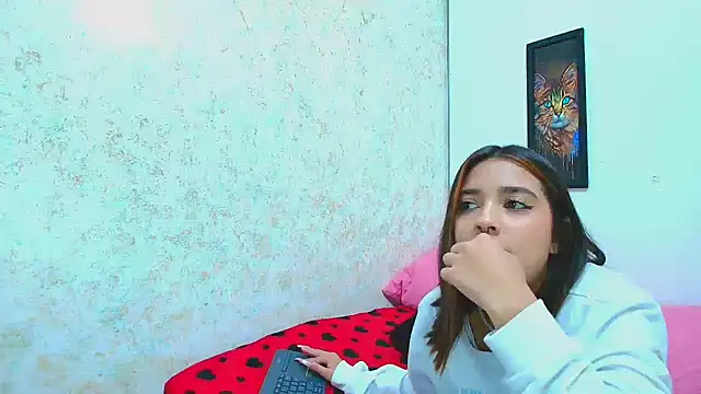 Rousse violett online show from March 17, 9:02 pm