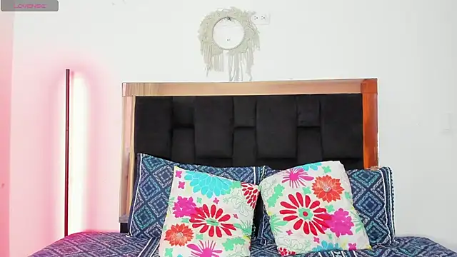 Carorosse online show from November 9, 10:30 pm