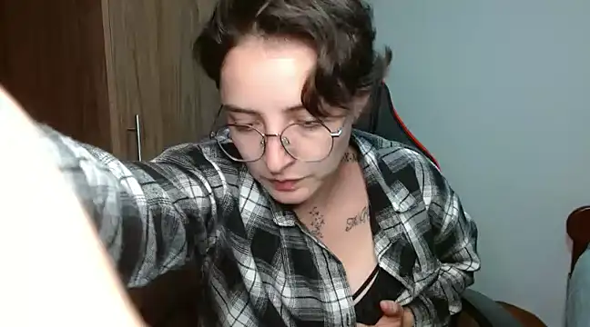 Snapshot of alex_parker07 chatting on January 16, 1:58 am alex parker07 online show from January 16, 1:58 am