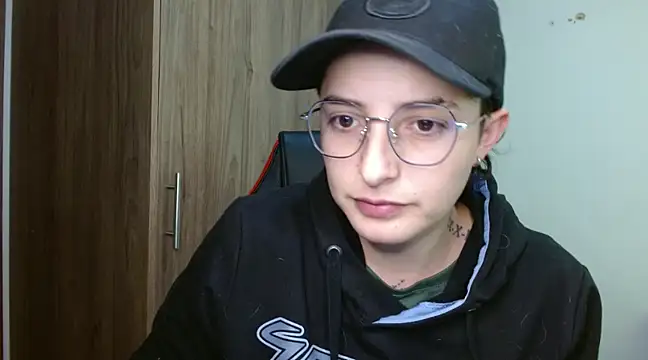 Snapshot of alex_parker07 chatting on January 23, 9:50 pm alex parker07 online show from January 23, 9:50 pm