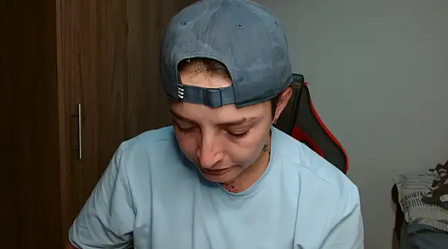 Snapshot of alex_parker07 chatting on January 25, 11:43 pm alex parker07 online show from January 25, 11:43 pm