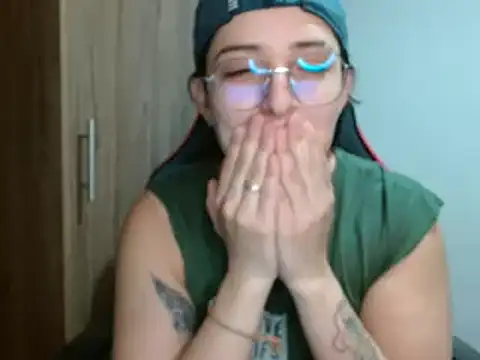 Snapshot of alex_parker07 chatting on January 26, 11:29 pm alex parker07 online show from January 26, 11:29 pm