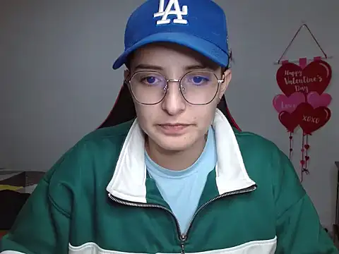 Snapshot of alex_parker07 chatting on February 21, 2:50 am alex parker07 online show from February 21, 2:50 am