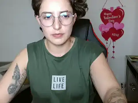 Snapshot of alex_parker07 chatting on February 26, 10:09 pm alex parker07 online show from February 26, 10:09 pm