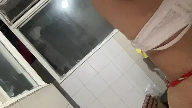 LunaBeya online show from November 19, 11:05 pm