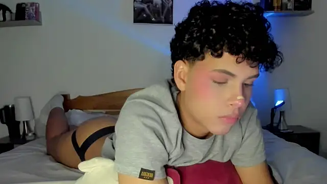 dani angels   online show from April 30, 7:14 am