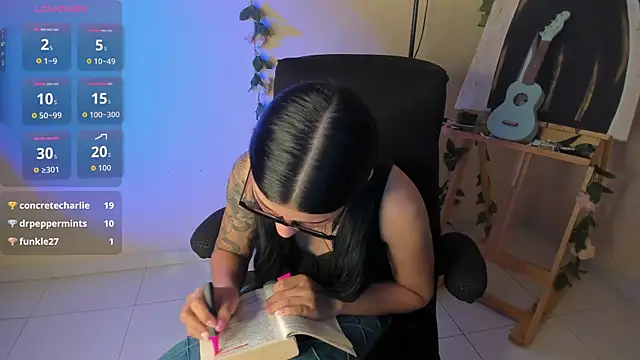 Snapshot of valu_557 chatting on August 3, 10:57 pm valu 557 online show from August 3, 10:57 pm