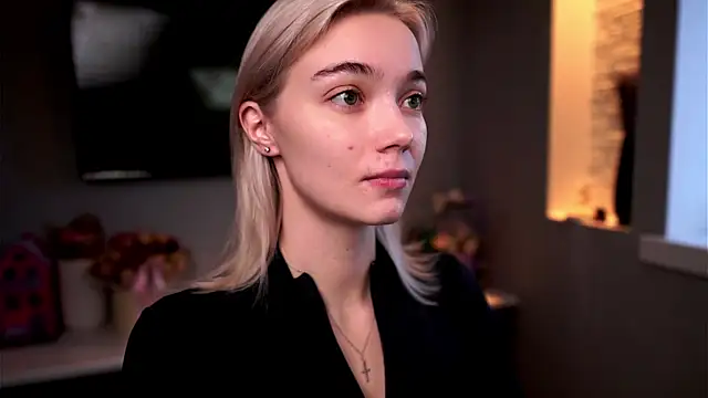 ileanacampbe online show from January 14, 5:08 am