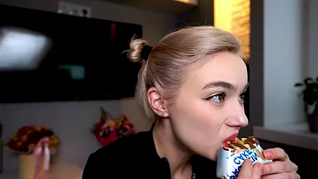 ileanacampbe online show from January 20, 5:48 am