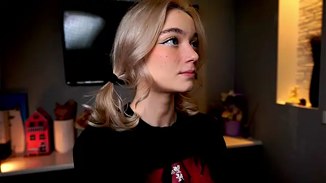 ileanacampbe online show from January 29, 4:26 am