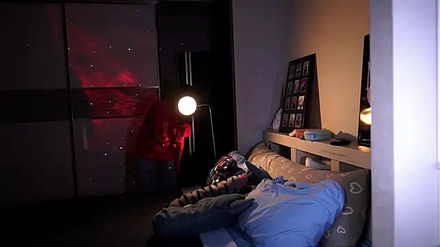 ileanacampbe online show from September 19, 4:25 am