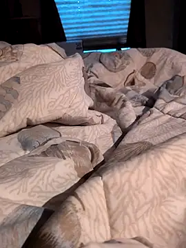 young18dick  online show from March 12, 2:07 am