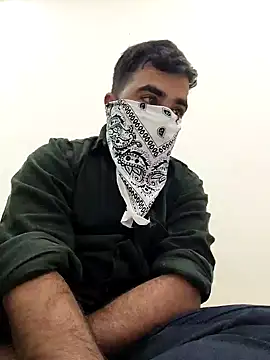 13lusty online show from February 6, 6:40 am