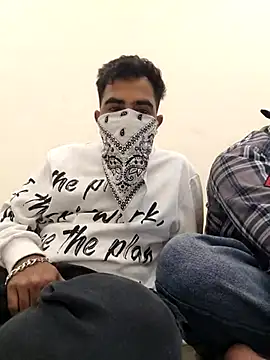 13lusty online show from March 17, 7:02 am