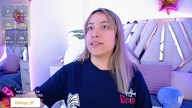 Snapshot of NyxAndria_1 chatting on January 23, 8:24 pm NyxAndria 1 online show from January 23, 8:24 pm