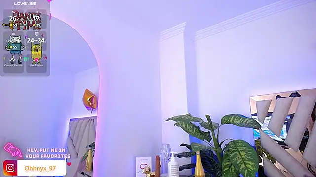 Snapshot of NyxAndria_1 chatting on January 28, 3:04 am NyxAndria 1 online show from January 28, 3:04 am