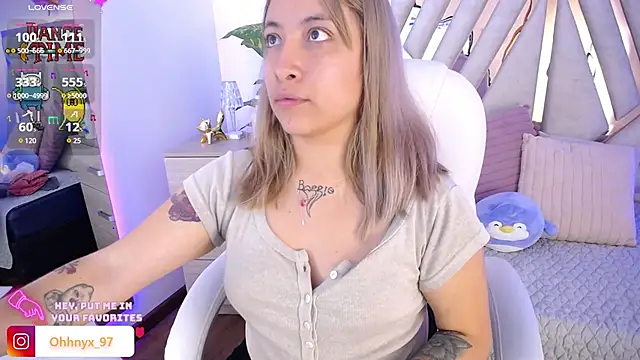 Snapshot of NyxAndria_1 chatting on January 28, 8:15 pm NyxAndria 1 online show from January 28, 8:15 pm