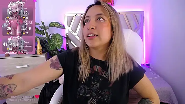 Snapshot of NyxAndria_1 chatting on February 4, 5:10 am NyxAndria 1 online show from February 4, 5:10 am