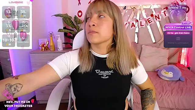 Snapshot of NyxAndria_1 chatting on February 7, 8:31 pm NyxAndria 1 online show from February 7, 8:31 pm