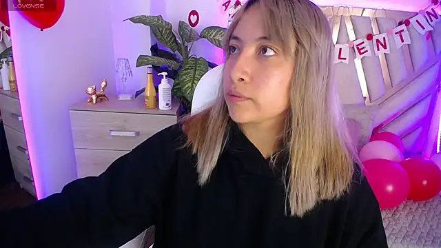 Snapshot of NyxAndria_1 chatting on February 10, 8:00 pm NyxAndria 1 online show from February 10, 8:00 pm