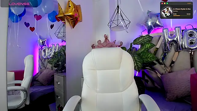 Snapshot of NyxAndria_1 chatting on October 8, 9:56 pm NyxAndria 1 online show from October 8, 9:56 pm