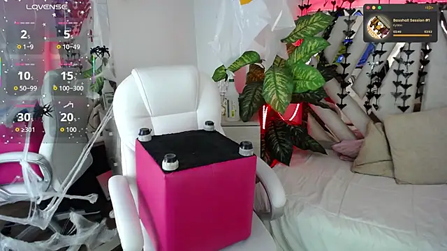 Snapshot of NyxAndria_1 chatting on October 16, 9:27 pm NyxAndria 1 online show from October 16, 9:27 pm