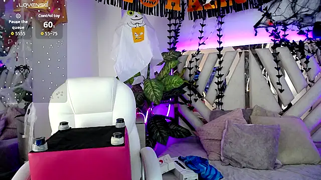 Snapshot of NyxAndria_1 chatting on October 18, 9:15 pm NyxAndria 1 online show from October 18, 9:15 pm