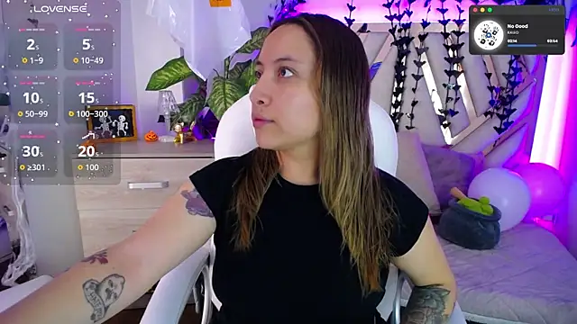 Snapshot of NyxAndria_1 chatting on October 24, 10:17 pm NyxAndria 1 online show from October 24, 10:17 pm