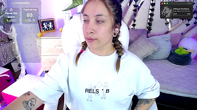 Snapshot of NyxAndria_1 chatting on November 2, 2:47 am NyxAndria 1 online show from November 2, 2:47 am