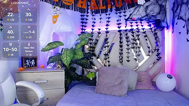 Snapshot of NyxAndria_1 chatting on November 5, 10:21 pm NyxAndria 1 online show from November 5, 10:21 pm