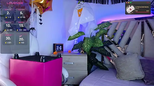 Snapshot of NyxAndria_1 chatting on November 8, 9:24 pm NyxAndria 1 online show from November 8, 9:24 pm