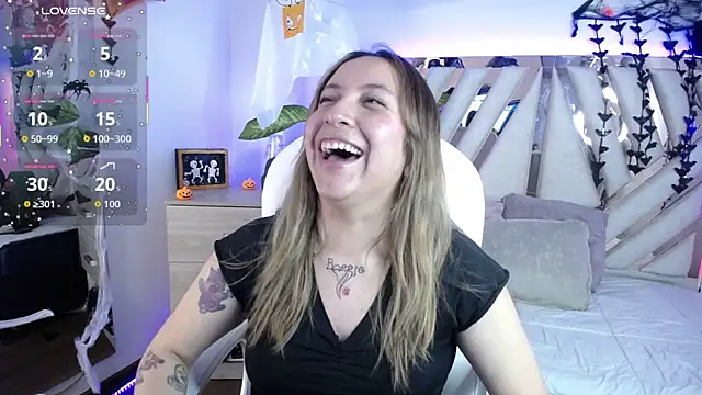 Snapshot of NyxAndria_1 chatting on November 12, 8:41 pm NyxAndria 1 online show from November 12, 8:41 pm