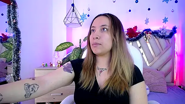 Snapshot of NyxAndria_1 chatting on November 22, 9:36 pm NyxAndria 1 online show from November 22, 9:36 pm