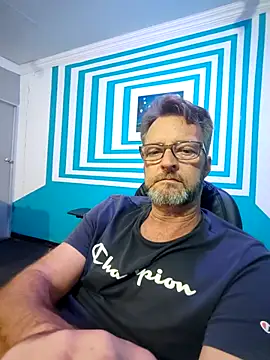 itsmeyes69 online show from February 17, 8:04 pm