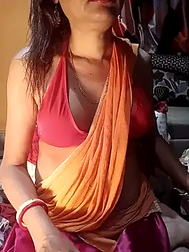 SANA-LEONI online show from January 16, 2:30 pm