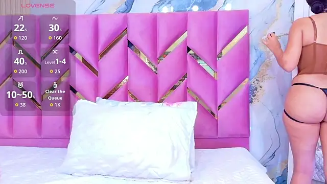 Snapshot of hotiergirl chatting on November 24, 12:16 pm hotiergirl online show from November 24, 12:16 pm