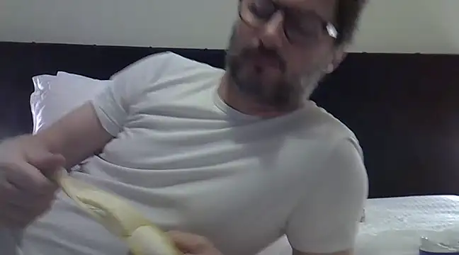 Snapshot of Cellino4 chatting on February 24, 8:14 pm Cellino4 online show from February 24, 8:14 pm