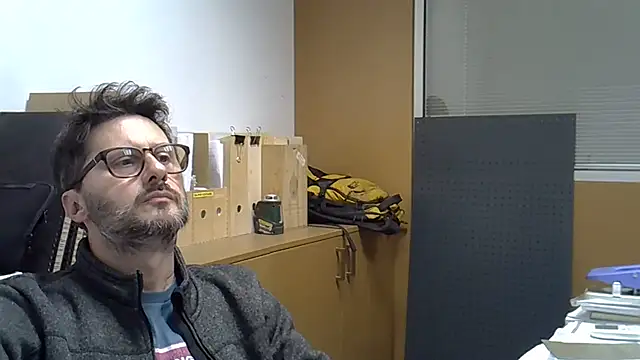 Snapshot of Cellino4 chatting on March 17, 6:11 pm Cellino4 online show from March 17, 6:11 pm