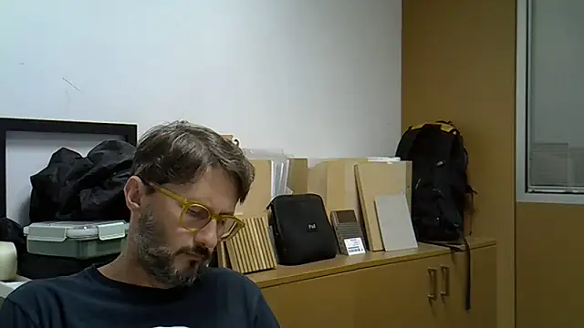 Snapshot of Cellino4 chatting on October 1, 4:02 pm Cellino4 online show from October 1, 4:02 pm