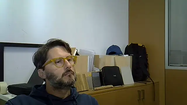 Snapshot of Cellino4 chatting on October 4, 8:56 am Cellino4 online show from October 4, 8:56 am