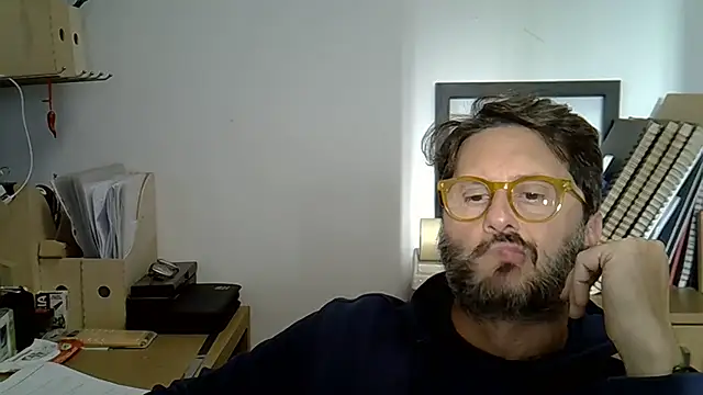 Snapshot of Cellino4 chatting on October 6, 3:31 pm Cellino4 online show from October 6, 3:31 pm