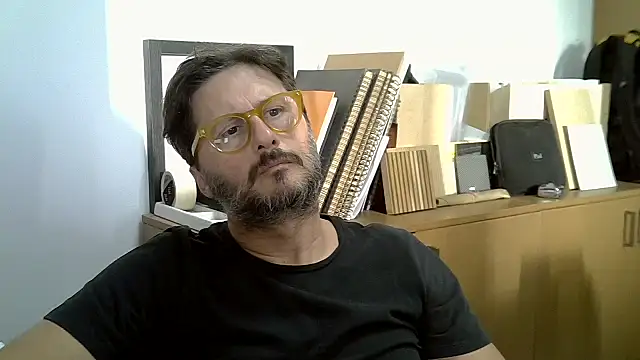 Snapshot of Cellino4 chatting on October 10, 3:44 pm Cellino4 online show from October 10, 3:44 pm