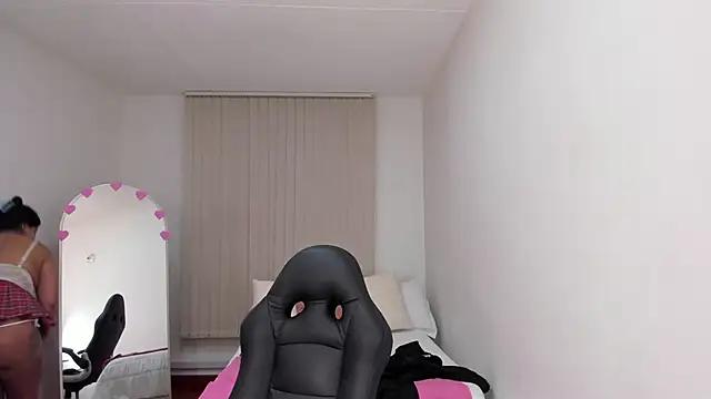 Snapshot of _Daniela_hot_1 chatting on February 23, 3:24 am Daniela hot 1 online show from February 23, 3:24 am